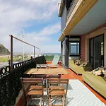 Playa, Spa, Rio Y Monte Con Terraza Y Parking דירה
