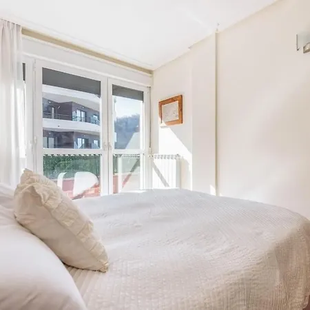Playa, Spa, Rio Y Monte Con Terraza Y Parking * אוריו