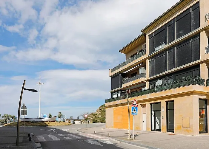 Playa, Spa, Rio Y Monte Con Terraza Y Parking